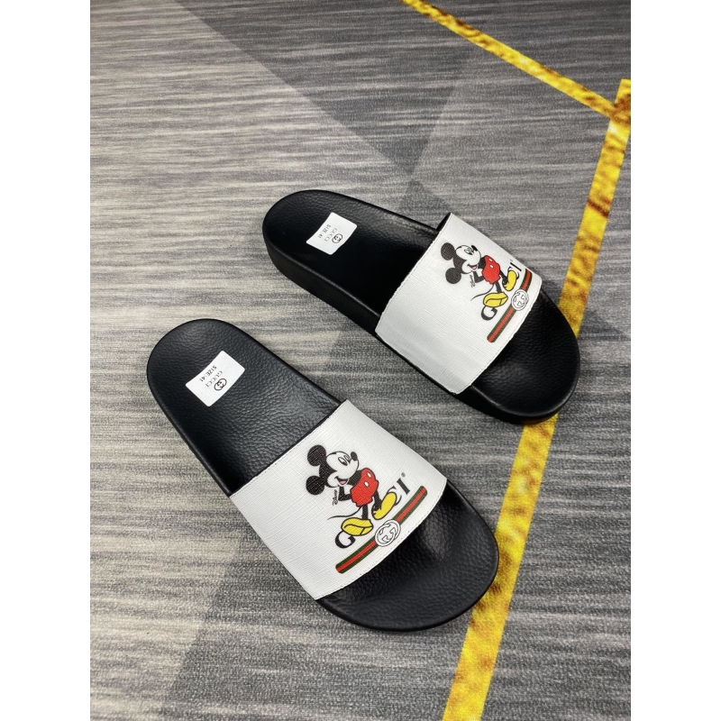 G*u*i slippers